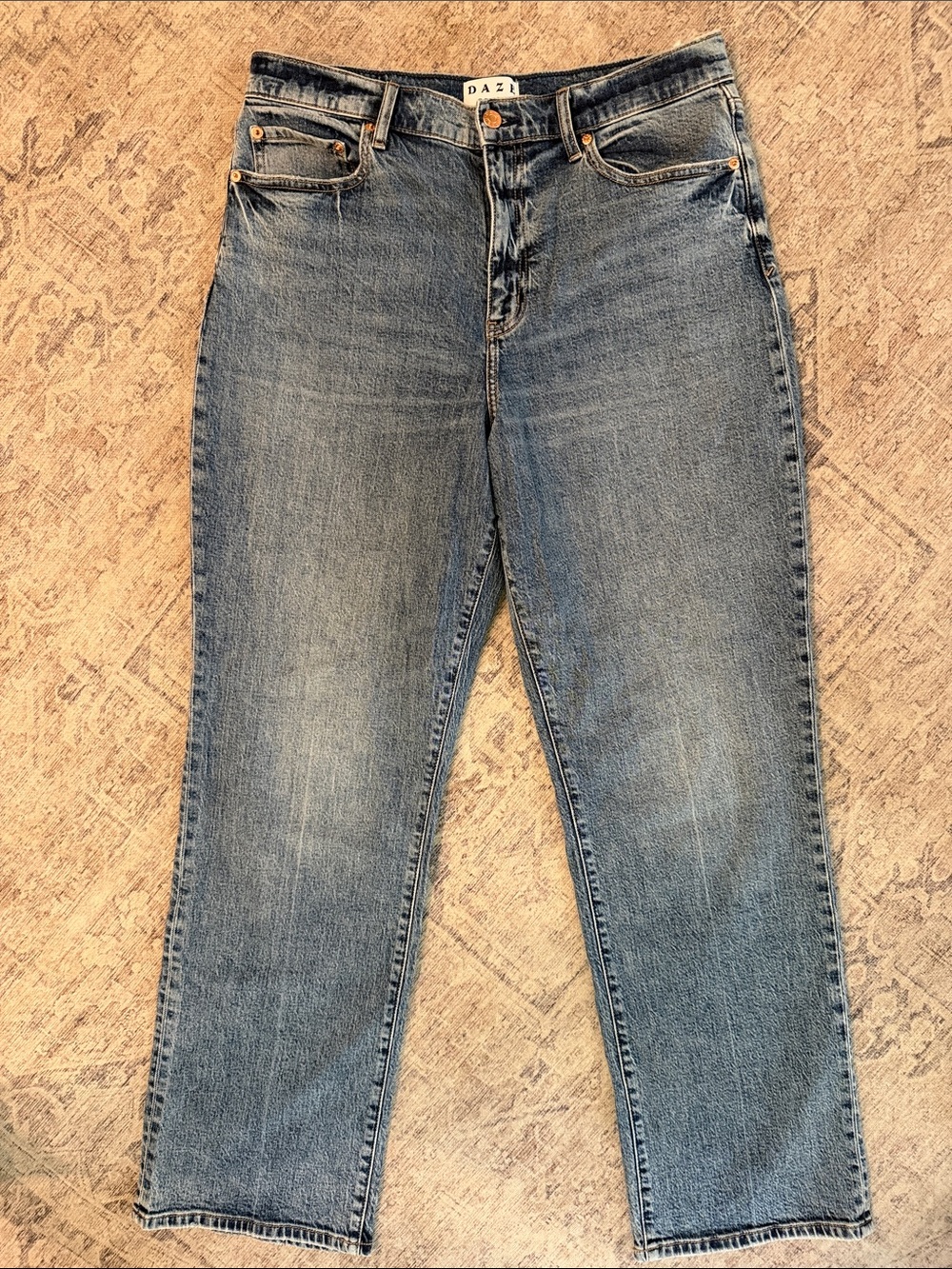 DAZE Women's Straight-Leg Jeans in Medium Blue